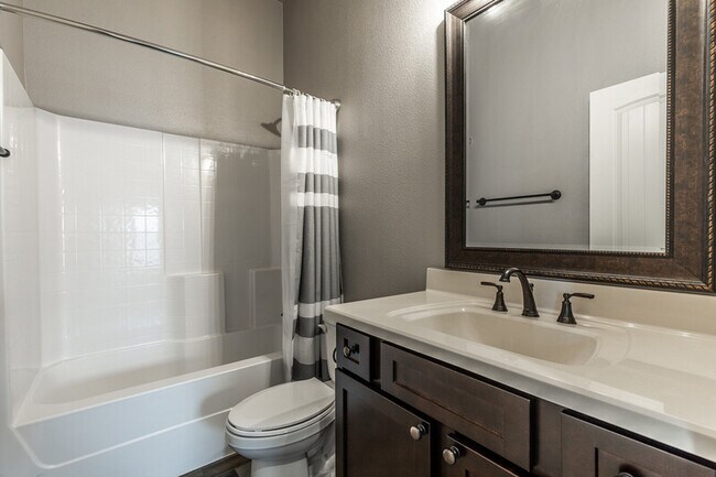 Foto del edificio - 222 Sand Flat Ln