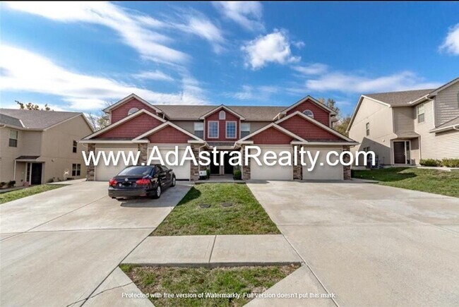 Foto del edificio - Gorgeous Like New KCMO Townhome-Available ...