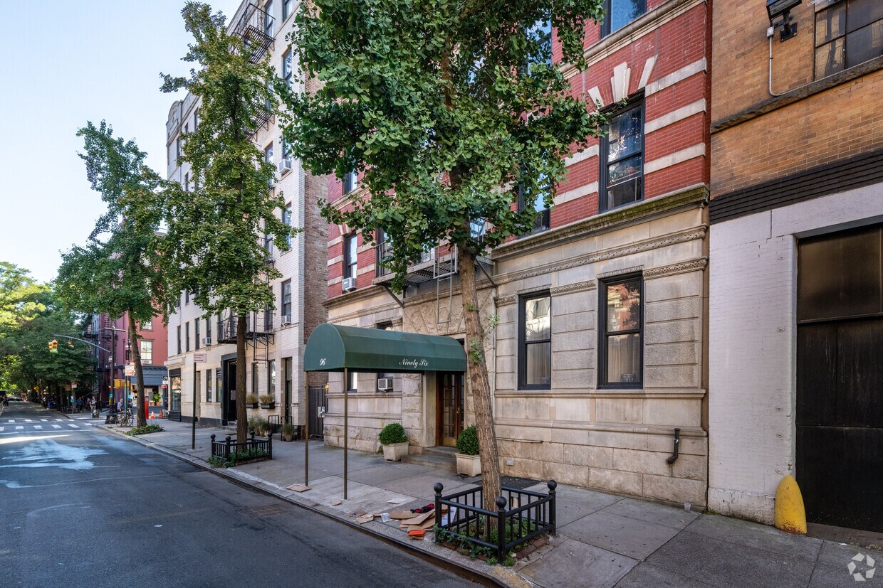 Primary Photo - 96 Perry St