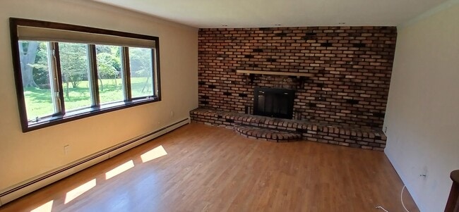 Living Room - 57 Brook St
