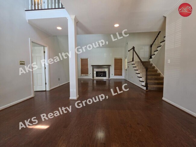 Building Photo - 5004 Melrose Way