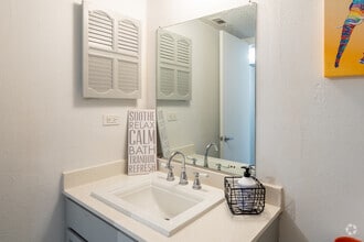 2BR, 2BA - 920SF - Mueller Flats Apartments