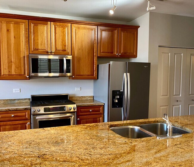 Foto del edificio - Stunning 2 Story, 4 Bed/3.5 Bath Single Fa...