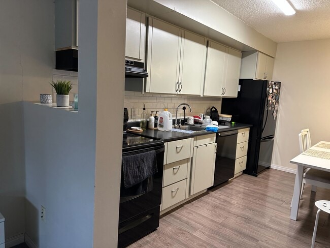 Building Photo - 51 Wood Lily Dr