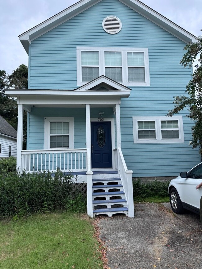 Building Photo - 703 West St