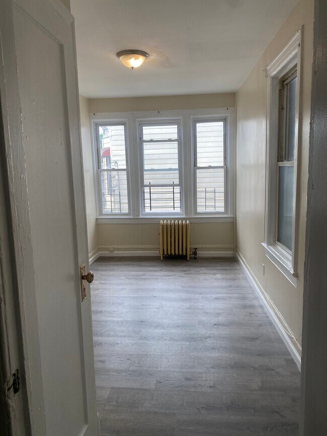 Bedroom 1 - 665 Magenta St