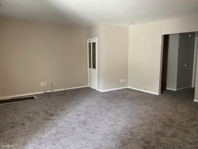 Building Photo - 2 br, 1 bath House - 8629 Dodge Ave