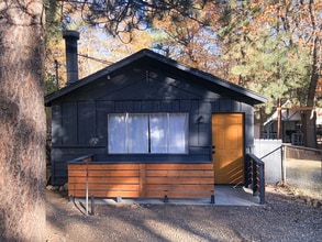 Building Photo - 405 Holmes Ln