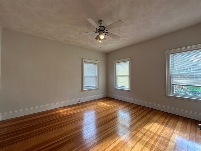 Foto del edificio - 107 Lincoln Ave