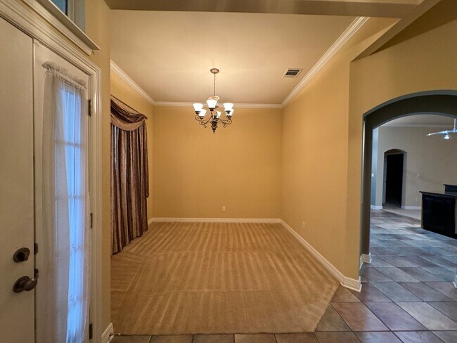 Building Photo - Savannah Place, Located minutes from BAFB!