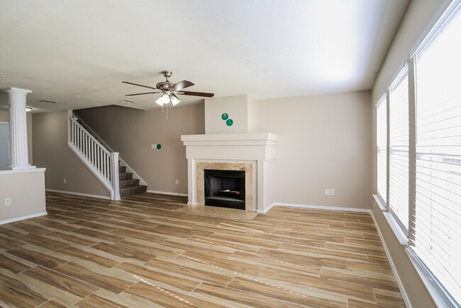 Building Photo - 324 Ellicott Dr