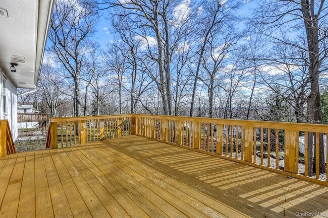 Foto del edificio - 24 Gerke Ave