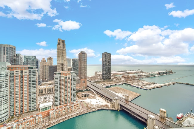 Foto del edificio - 420 E Waterside Dr