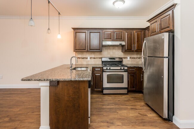 Foto del edificio - 6111 Fillmore Pl