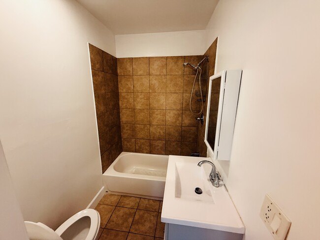 Foto del edificio - 17714 Kingsbury St