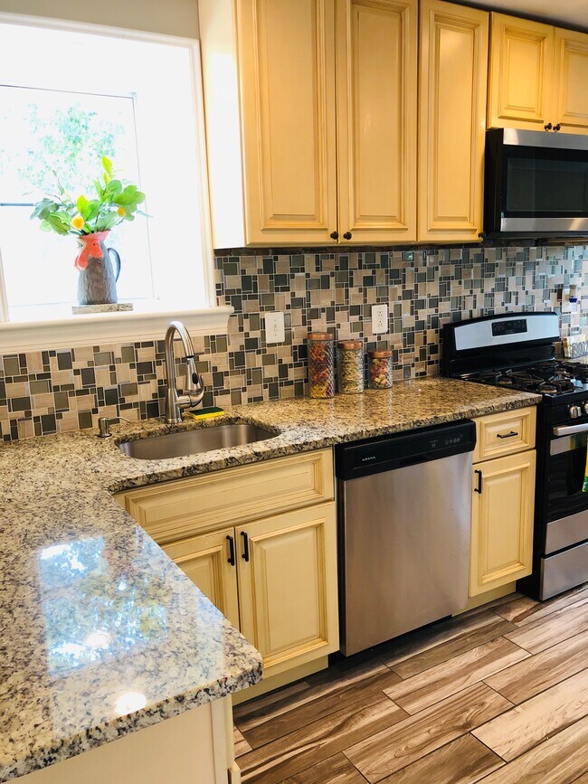 Kitchen - 928 E Butler Pike