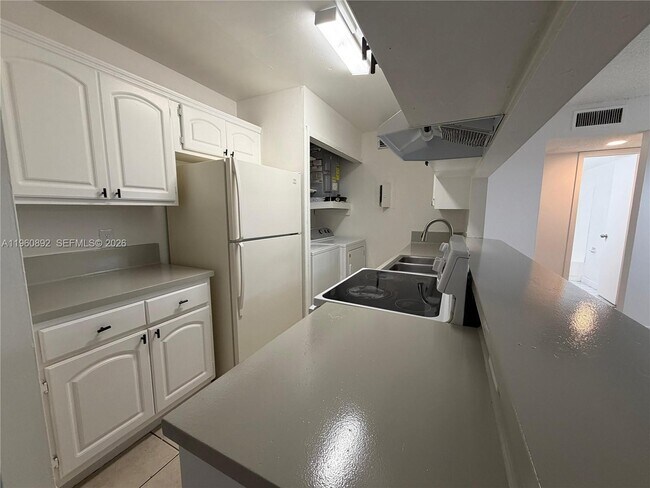 Building Photo - 4433 Treehouse Ln