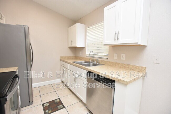 Building Photo - 1723 Pilchard Dr