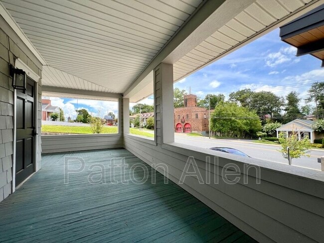 Building Photo - 301 Merrimon Ave