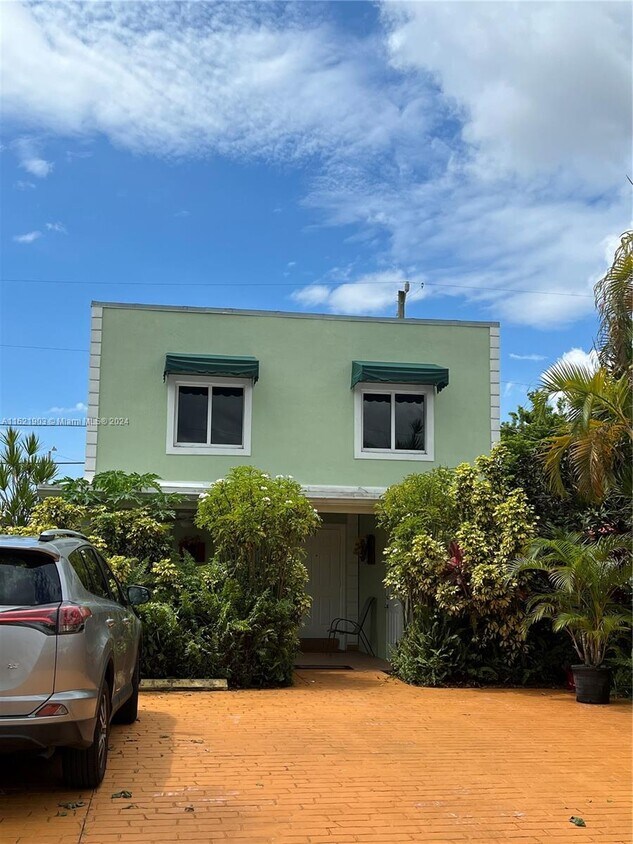 Primary Photo - 3630 NW 17th St