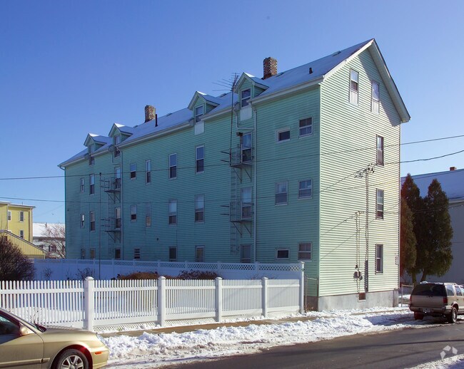 Building Photo - 85 Davis St