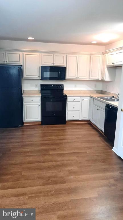 Building Photo - 303 Antilles Court