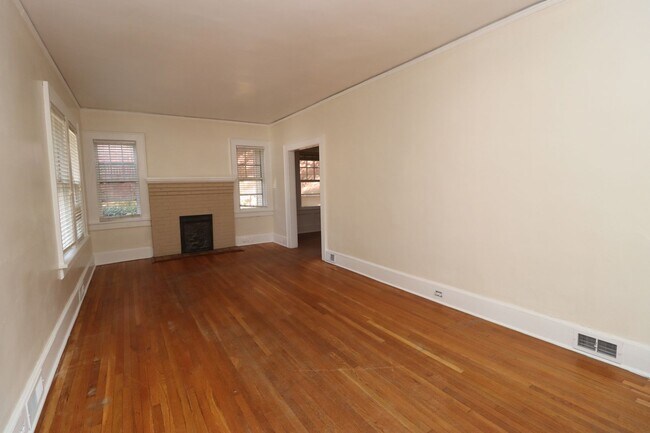 Foto del edificio - Live just minutes from USC, Five Points, a...