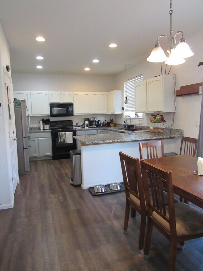 Building Photo - Single Family home in Reunion