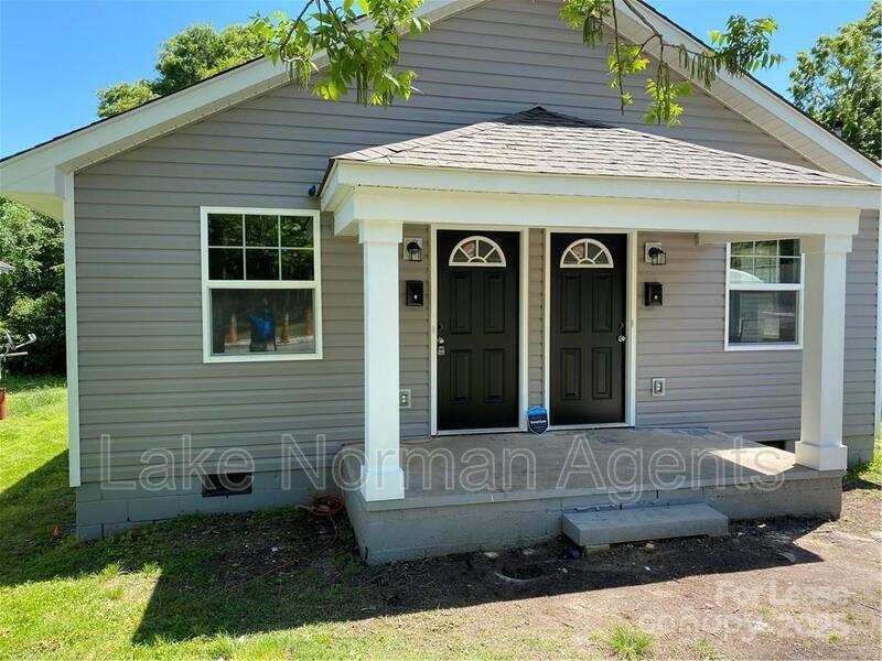 Foto principal - 728 E Pine St