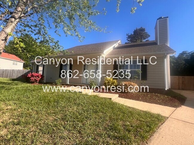 Building Photo - Hurry this Home won't last long! Great 3BR 2BA with privacy fenced yard!