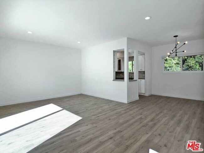 Building Photo - 1900 Silver Lake Blvd