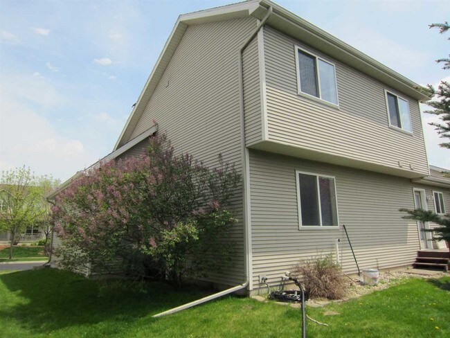 Building Photo - 1230 Dayflower Dr