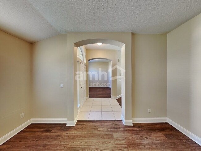 Building Photo - 11444 Oaklawn Road