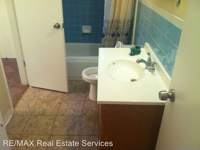 Building Photo - 1408 Gardenia St