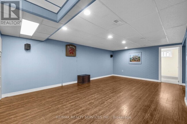 Building Photo - 368 Upper Kenilworth Ave