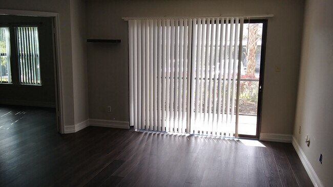 Building Photo - 4065 Crockers Lake Blvd
