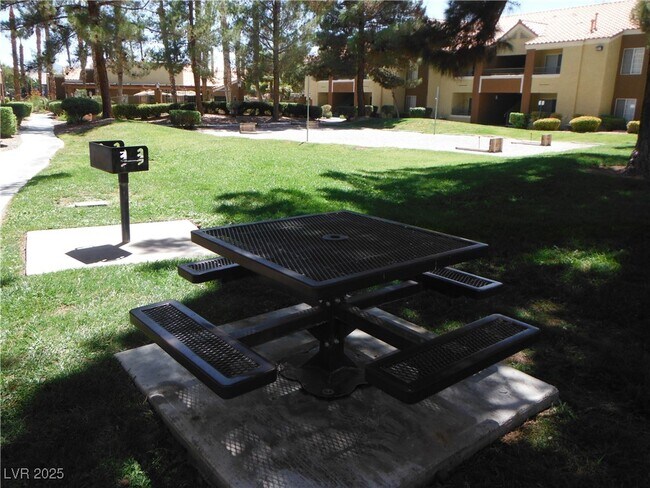 Foto del edificio - 2120 Ramrod Ave