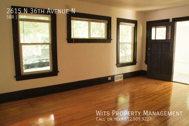 Building Photo - Beautiful 5 Bedroom, 2 Bathroom: Section 8...