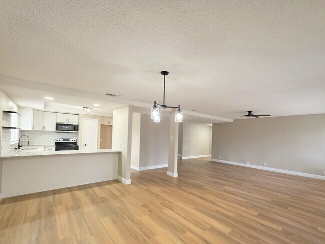 Foto del edificio - 1302 La Salle Dr