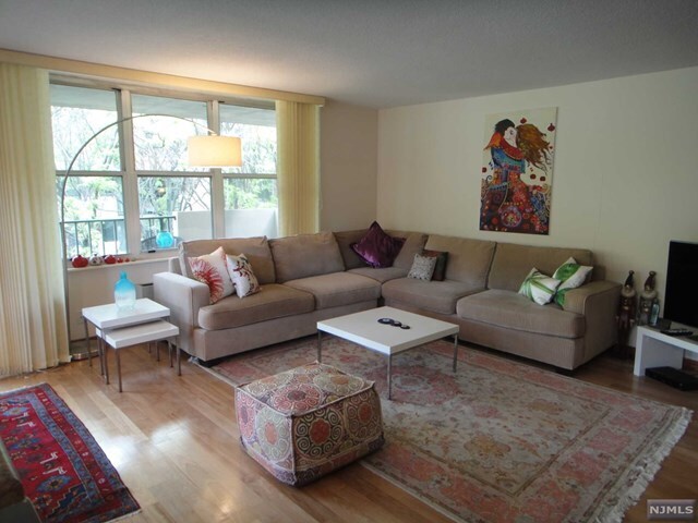Foto del edificio - 100 Grand Cove Way