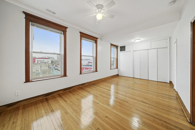 Foto del edificio - 2556 S Albany Ave