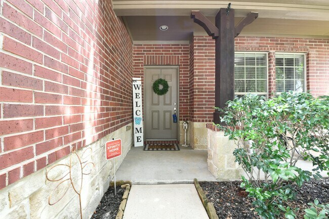 Building Photo - 8918 Rollick Dr