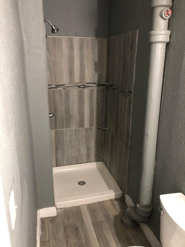 Building Photo - 1064 W Roache St