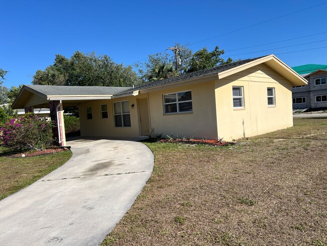 Building Photo - Charming 3-Bed, 2 Bath Home in Waterway Es...