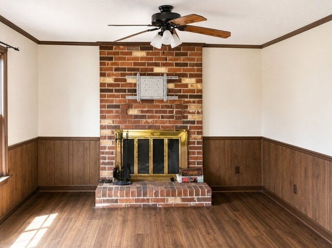 Building Photo - 1612 Celia Crescent