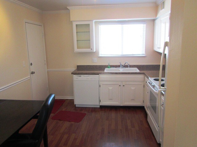 Building Photo - 876 Plum Grove Rd