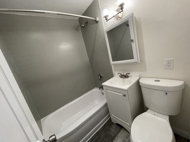 Bathroom - 324 E Leatrice Ln