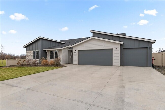 Foto del edificio - Single level 4bd/2ba/3 car garage Home in North Meridian