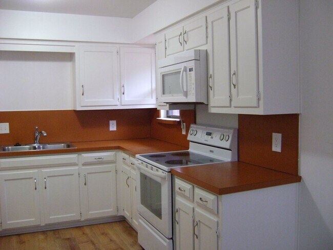 Foto del edificio - 1714 Redbud Ln