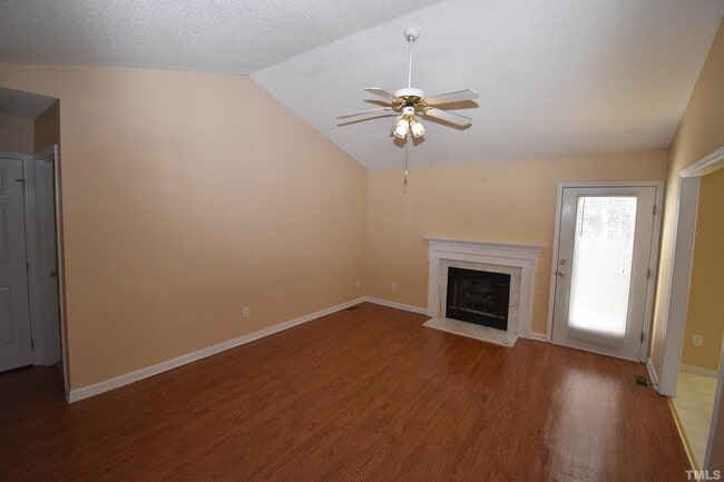 Building Photo - 117 Ses Dr